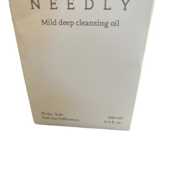 NEEDLY Mild Deep Cleansing Oil For Oily Skin Blackheads & Impurities Removal - Picture 2 of 3